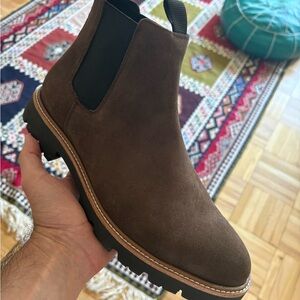 Nisolo Brown Suede Chukka Boot